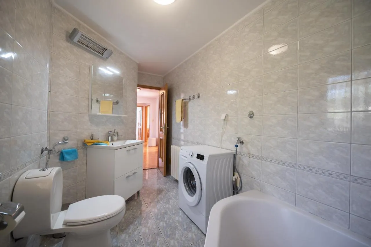Apartment Lara Lovran