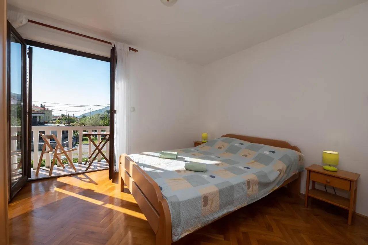 Apartment Lara Lovran