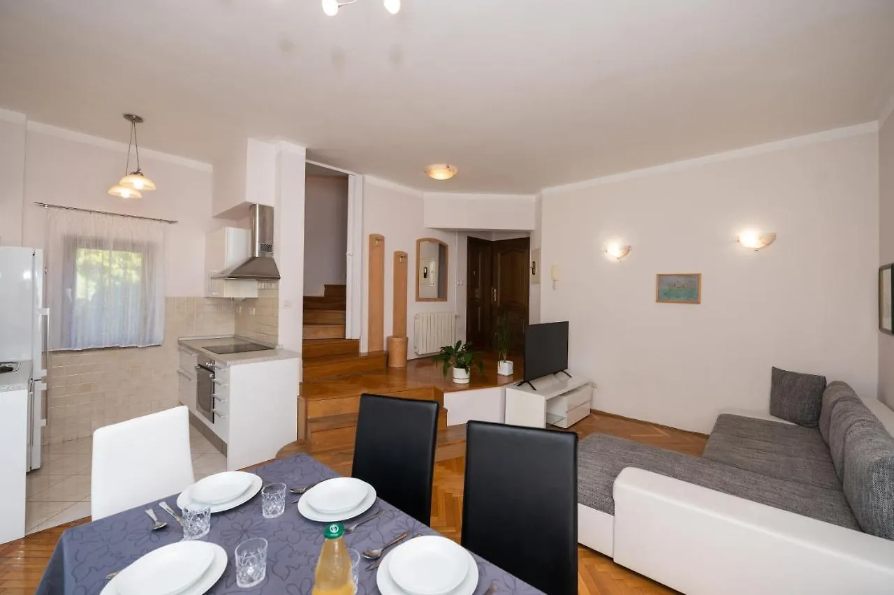 Apartment Lara Lovran 0*,  Croatia