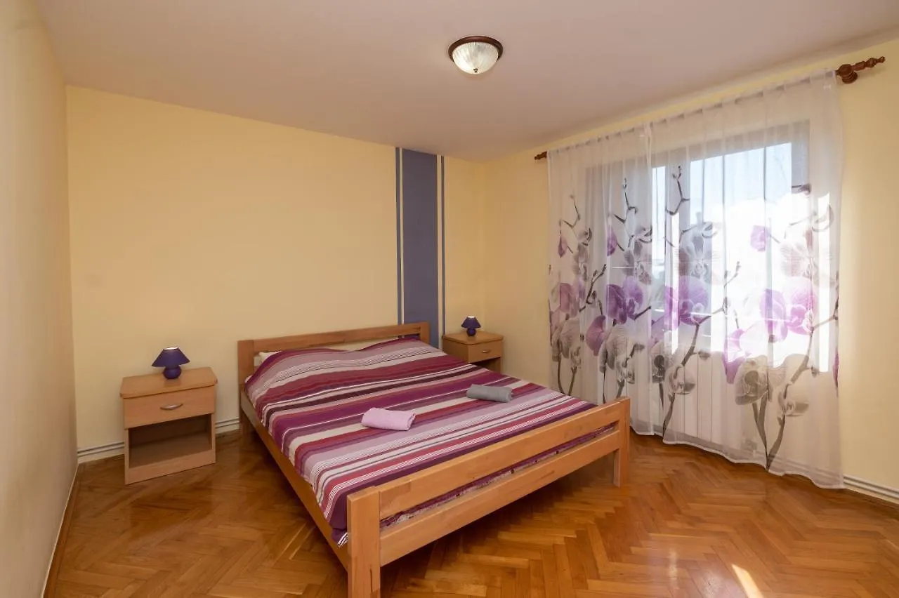 Apartment Lara Lovran